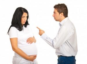Najbolji drug mog verenika ME JE OBRUKAO tokom objave trudnoće, pa sam mu rekla da ne dolazi na naše VENČANJE! Sad je moj budući muž LJUT NA MENE!