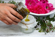 Napravite sami eterična ulja: Mirisne kapi u kućnoj izradi!