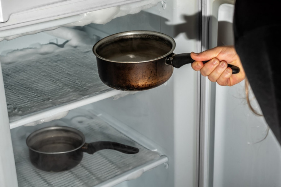 Jednostavan trik da STARI FRIŽIDER RADI KAO NOV: Sprečite skupljanje LEDA u hladnjaku i zamrzivaču