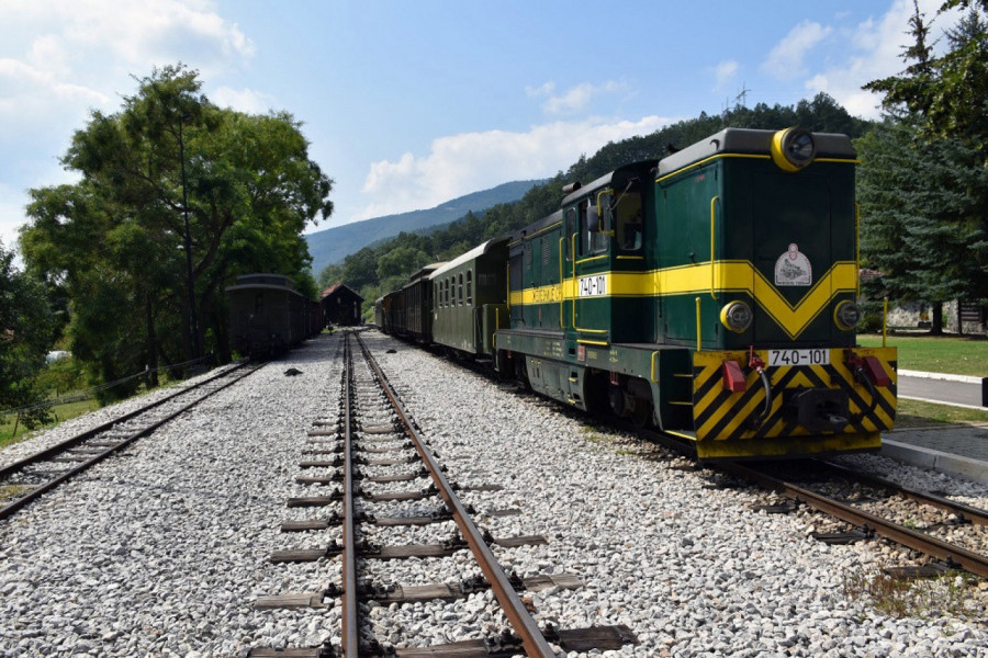 Turističko-muzejski voz "Nostalgija" saobraća od Višegrada do Mokre Gore
