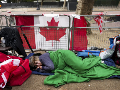 Posetioci iz Kanade došli samo da bi odali počast kraljici