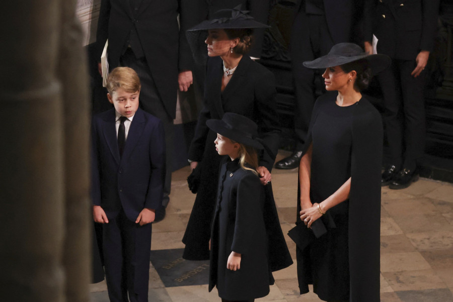 Kejt Midlton i Megan Markl su na sahrani kraljice nosile sličan set minđuša