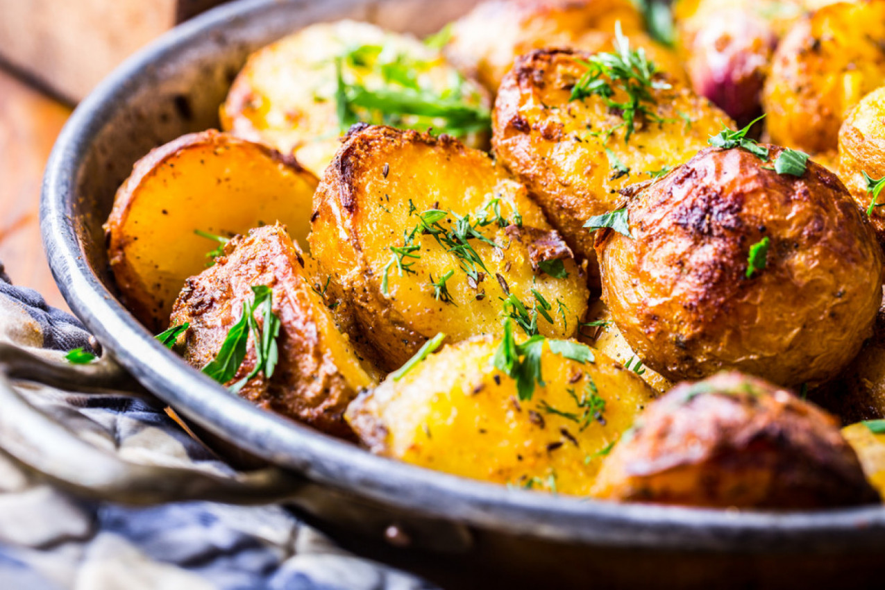 DA LI STE ZNALI ZA OVU METODU? Hrskavi krompir ovako pripremljen je nešto što ćete obožavati!