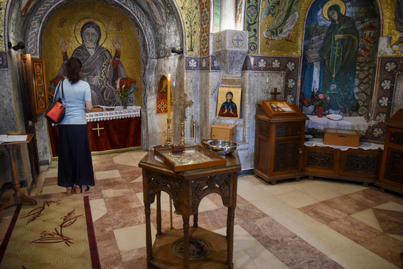 U crkvu Svete Petke na Kalemegdanu svaki dan dolaze vernici da se pomole svetiteljki