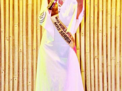 Na predstavljanju talenata otpevala je srpski izvornu pesmu