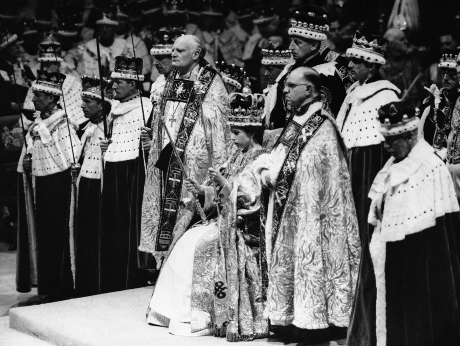 Kruna Svetog Edvarda na krunisanju kraljice Elizabete II