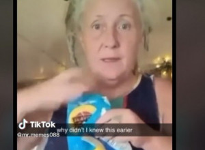 ODUVEK POGREŠNO PAKUJEMO KESICE ČIPSA: Jedna baka otkrila je trik koji je oduševio na hiljade ljudi, više se nikad neće prosipati! (VIDEO)