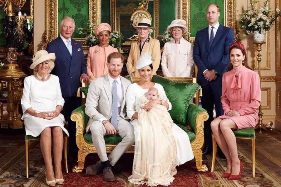 VELEOBRT NA BRITANSKOM DVORU: Kralj Čarls povukao novi potez zbog Harija i Megan, Britanci u neverici! (FOTO)