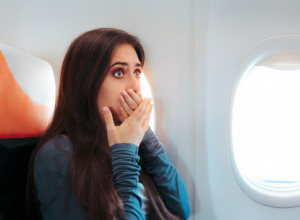 AKO ČUJETE OVU REČ U AVIONU, ZNAJTE DA STE U PROBLEMU: Otkrivena tajna šifra stjuardesa, dobro obratite pažnju! (FOTO)