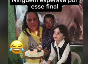 TREBALO JE DA TO BUDE NJEN NAJLEPŠI DAN: Devojčica je duvala svećice na tortu, u par sekundi nastala je nezapamćena drama (VIDEO)