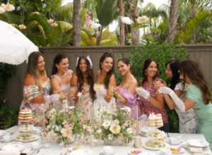 EVO ZAŠTO CEO SVET BRUJI O OVOJ MLADI: Uoči svadbe pripremila je raskošnu čajanku za svoje deveruše, a pokloni koje im je pripremila šokirali su javnost! (FOTO+VIDEO)