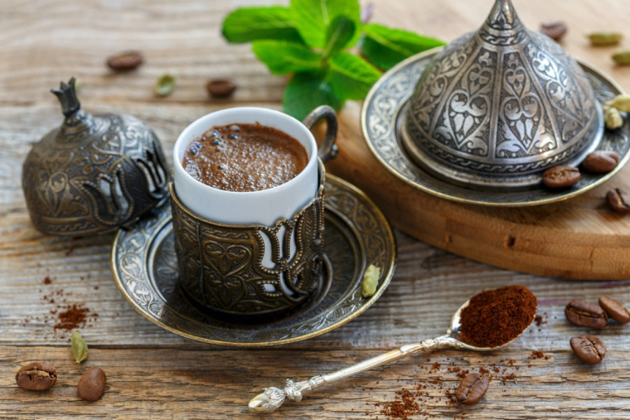 DA LI STE PROBALI KARDAMOM? Indijski začin oplemenjuje jela, a kao dodatak kafi ubrzava metabolizam (FOTO)