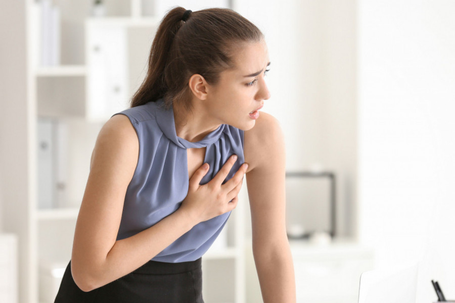 UKOLIKO PRIMETITE BILO KOJI OD OVIH SIMPTOMA ODMAH POZOVITE HITNU: Znaci srčanog udara nisu samo stezanje u grudima, a posledice mogu biti fatalne!