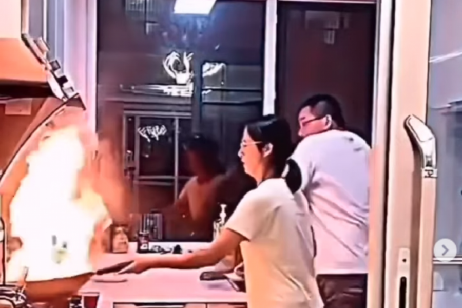 O KUKAVIČKOM POTEZU OVOG MUŽA BRUJI INTERNET: Plamen je buknuo iz tiganja a on je poskočio i pobegao glavom bez obzira ne mareći za ženu! (FOTO+VIDEO)
