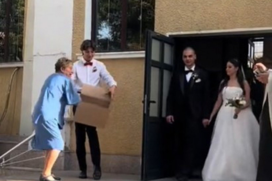 ZABORAVITE NA "KUPOVINU" MLADE, O OVIM BUGARSKIM OBIČAJIMA SVI BRUJE: Evo šta nevesti stavljaju u cipelu pred venčanje (VIDEO)