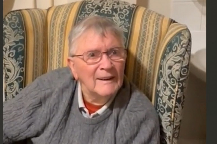 LJUBAVNA PRIČA O KOJOJ BRUJI SVET: Emotivan susret bake i deke posle 30 godina u staračkom domu! (VIDEO)