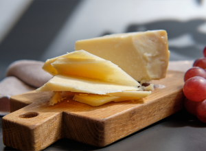 KAKO PREPOZNATI ORIGINALNI PARMEZAN: Nemojte da vas varaju, samo ovakav je ukus i miris čuvenog sira!