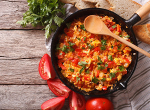 TURSKI MENEMEN: Ukusniji i od sataraša i omleta, a gotov za svega 15 minuta!