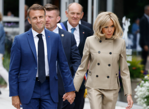 BRIŽIT MAKRON POKIDALA SVOJIM MODNIM STILOM: Kod prve dame Francuske nema promašaja ni na glasanju