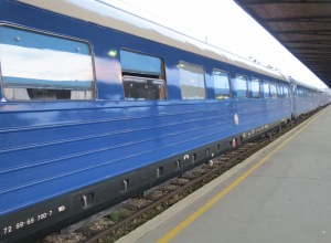 TITO JE VOLEO PRAVI LUKSUZ: Evo kako čuveni plavi voz kojim se vozila i kraljica Elizabeta izgleda iznutra (VIDEO)