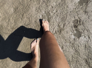 LEŽALE SMO NA NUDISTIČKOJ PLAŽI NA DUNAVU KAD NAM JE PRIŠLA BABA: Kako ste mlade i lepe, samo se nemojte udavati!