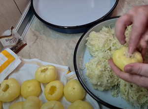 NAJBOLJI RECEPT ZA PAPRIKE PUNJENE KUPUSOM: Svaki pravi ljubitelj zimnice ih je već spremio - ali nije kasno