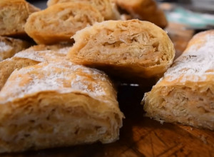 DOMAĆA PITA SA JABUKAMA OD GOTOVIH KORA: Slatkiš koji miriše na zimu, uz dodatak tajnog začina