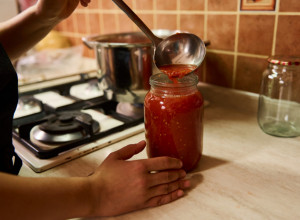 STARINSKI RECEPT ZA KUVANI PARADAJZ: Požurite, ovo vam je poslednji voz za pripremu!