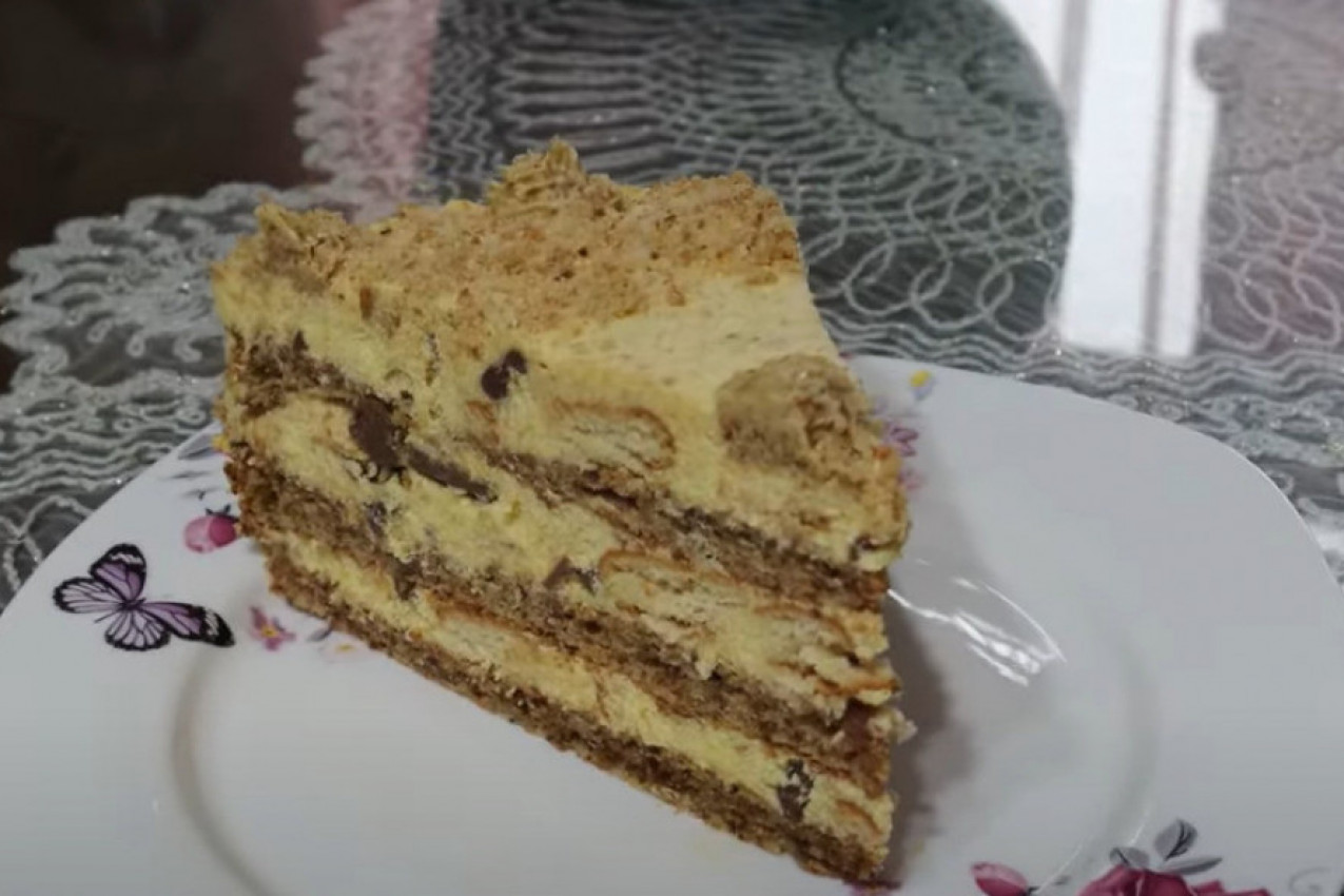 TORTA OD LOMLJENOG KEKSA I ORAHA: Kremasta poslastica za sve iznenadne goste i ukus o kom će se pričati