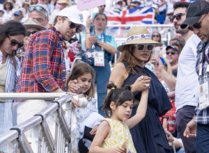 EVA MENDES SPROVODI EKSTREMNA PRAVILA U VASPITANJU DECE: Mnogi roditelji se na ovo krste, ali ona ne odustaje!