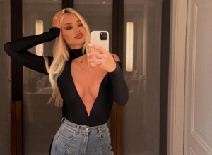 SPAO JOJ GORNJI DEO, A OD PRIZORA POPADALI I SVI OKO NJE: Sofija Milošević u providnoj haljini napravila opštu pometnju, ne zna čovek u šta pre da gleda! (FOTO)