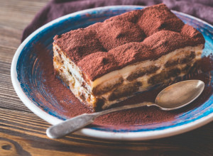 TIRAMISU BEZ JAJA - biće gotov za 10 minuta uz ovaj genijalni recept: Kremasta poslastica za iznenadne goste