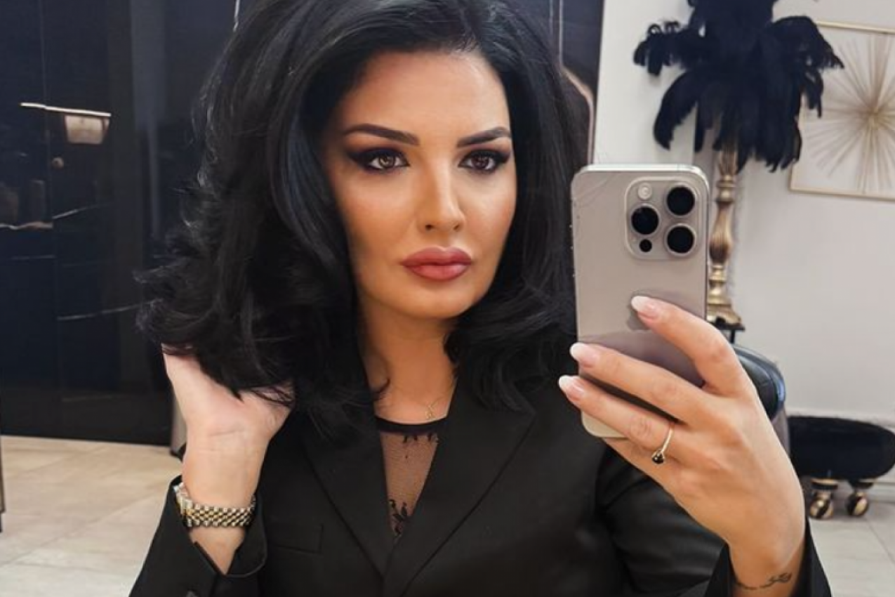 MILENA POPOVIĆ KAO IZ STUDENTSKIH DANA: Objavila selfi kom se niko nije nadao, grmi u pripijenoj košulju, a svi gledaj u ovaj detalj na stomaku (FOTO)