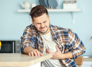 AKO BOL U OVOM DELU TELA NAGLO PRESTANE, TO MOŽE DA BUDE NAJAVA SRČANOG UDARA: 5 neočekivanih znakova infarkta