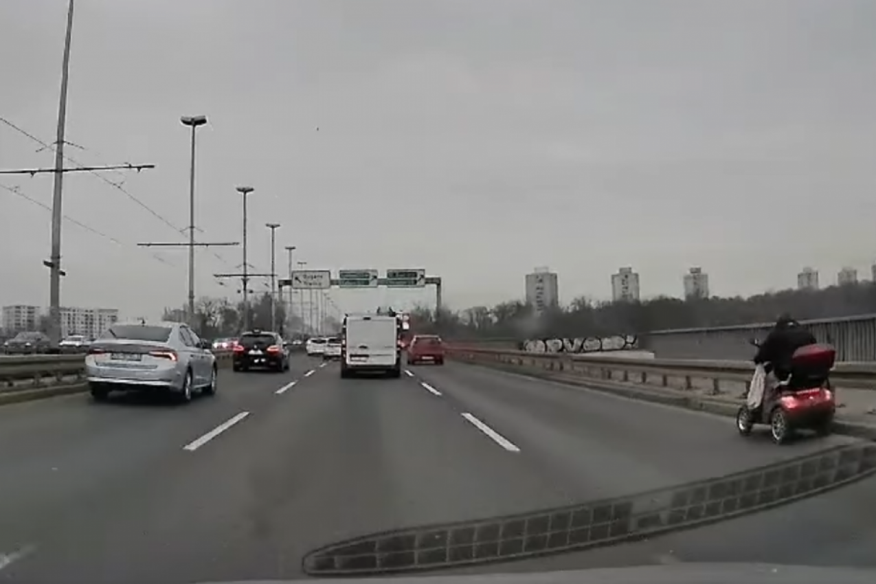 DRAMA NA AUTO-PUTU U ZAGREBU! Ljudi u neverici gledali šta je ovaj čovek vozio, a tek je usledio ŠOK kad su videli ko je za volanom! (VIDEO)