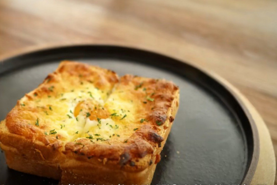 IDEJA ZA BRZ DORUČAK OD SASTOJAKA KOJE IMATE KOD KUĆE: Punjeni tost - ukus koji će vas osvojiti već na prvi zalogaj!