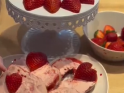 Ukusni desert bio je posvećen njenom suprugu, iako on nije kod kuće