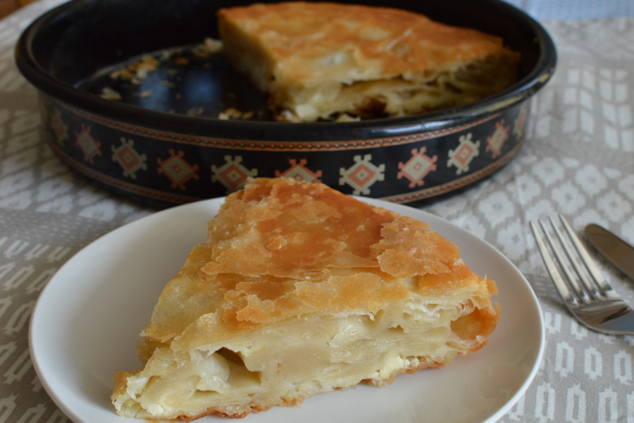 STARINSKA GIBANICA SA JOGURTOM I PAVLAKOM: Ovako su je pravile naše bake - očaraće vas i mirisom i ukusom!