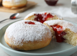 OVO JE NAJBRŽI RECEPT ZA KROFNE - U TRENU SPREMNE ZA POSLUŽIVANJE: Mekoća testa će vas očarati, sve je u jednom triku!