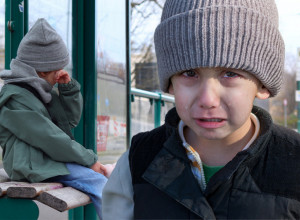 MAJKA JE U AUTOBUSU URLALA NA SINA (6), IZGOVORILA MU JE JEZIVU STVAR: Svi su zanemeli od šoka, a onda mališan uradio nešto nečuveno, ljudi ostali ukopani!