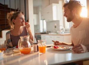 KOŠTA SAMO 25 DINARA, A POMAŽE U BORBI PROTIV ALCHAJMEROVE BOLESTI! Rezultati najnovijeg istraživanja doneli ogromnu nadu: Bez ove namirnice ne treba da zamislite dan!