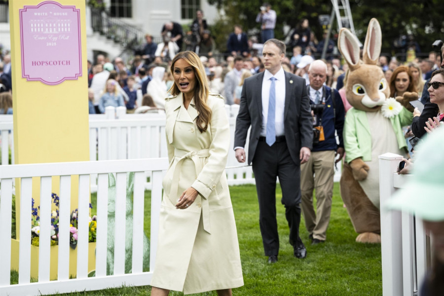 Melanija Tramp se pojavila posle mesec dana
