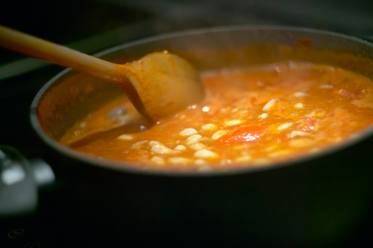 NAJBOLJI RECEPT ZA TRADICIONALNO SRPSKO JELO: Tajna naboljeg pasulja za prvomajski uranak!