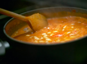 NAJBOLJI RECEPT ZA TRADICIONALNO SRPSKO JELO: Tajna naboljeg pasulja za prvomajski uranak!