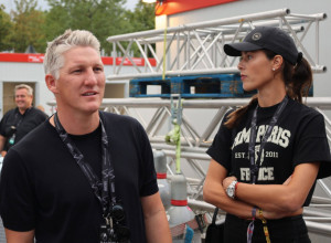 DA LI JE OVO MOGUĆE? BASTIJAN PRED HILJADAMA LJUDI IZJAVIO LJUBAV ESTER! Ona se privila uz njega i zagrlila ga čvrsto - nemački mediji bruje: 
