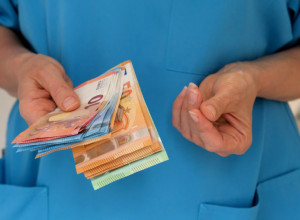 OVOLIKO NOVCA U SVAKOM TRENUTKU MORATE IMATI KOD KUĆE: Evo zašto je važno da ovo svi znaju - iznenadićete se sumom!