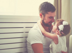 SAMOHRANI OTAC USVOJIO JE DEVOJČICU S DAUNOVIM SINDROMOM: Nije ni sanjao šta će mu se dogoditi! (FOTO)