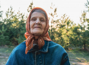OVO SELO IMA SAMO JEDNU STANOVNICU - BAKU SMILJU (87) KOJA ŽIVI POTPUNO SAMA! Kada su pripadnici Crvenog krsta došli kod nje zateklu su ŠOK PRIZOR! (VIDEO)