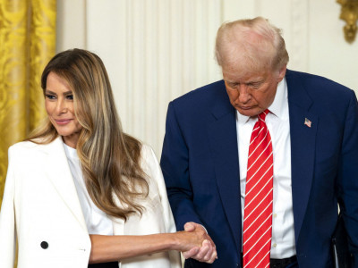 Melanija i Donald Tramp su se sve vreme držali za ruke