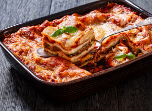 NAJBRŽI RECEPT ZA LAZANJE: Nikad lakše, a ukusnije - ovaj ručak sigurno će oduševiti vaše ukućane!